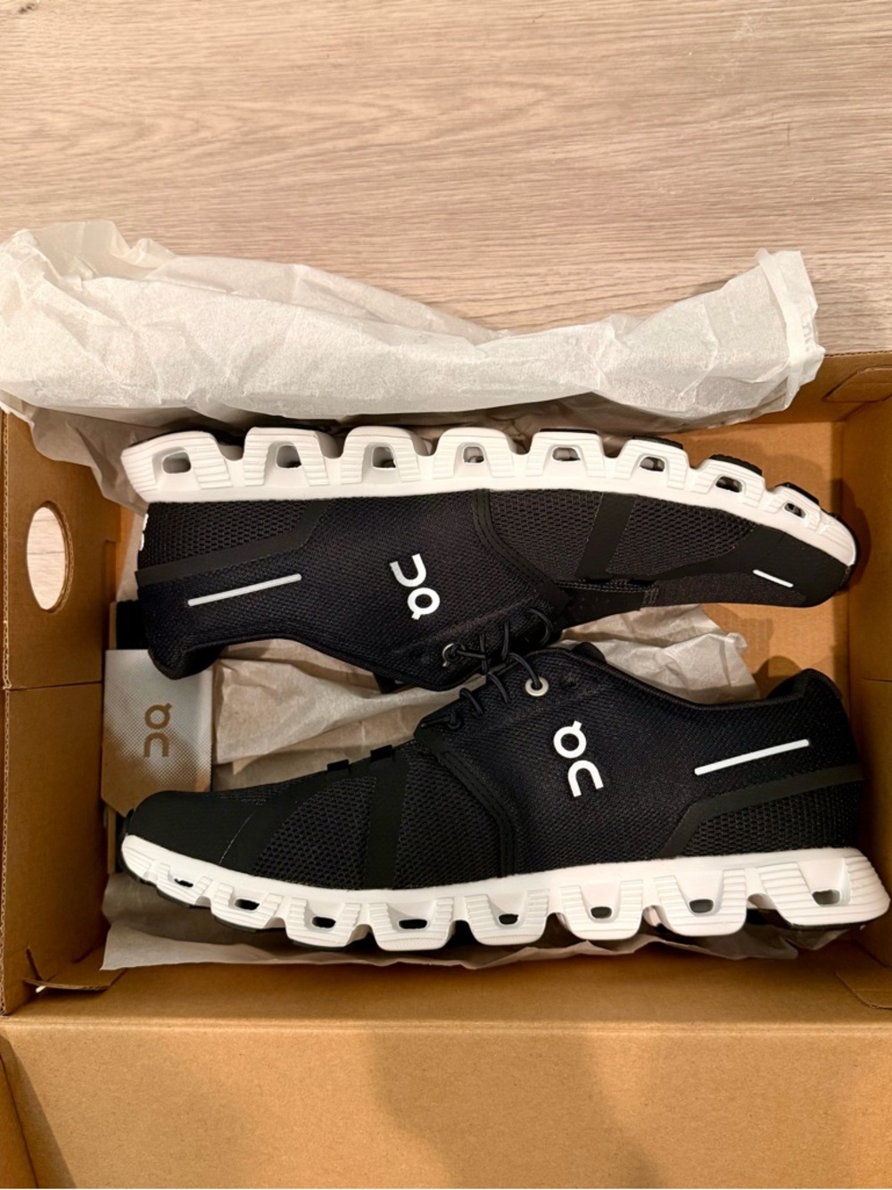 New On Running Cloud 5 - Size 9 - Picture 2 of 6
